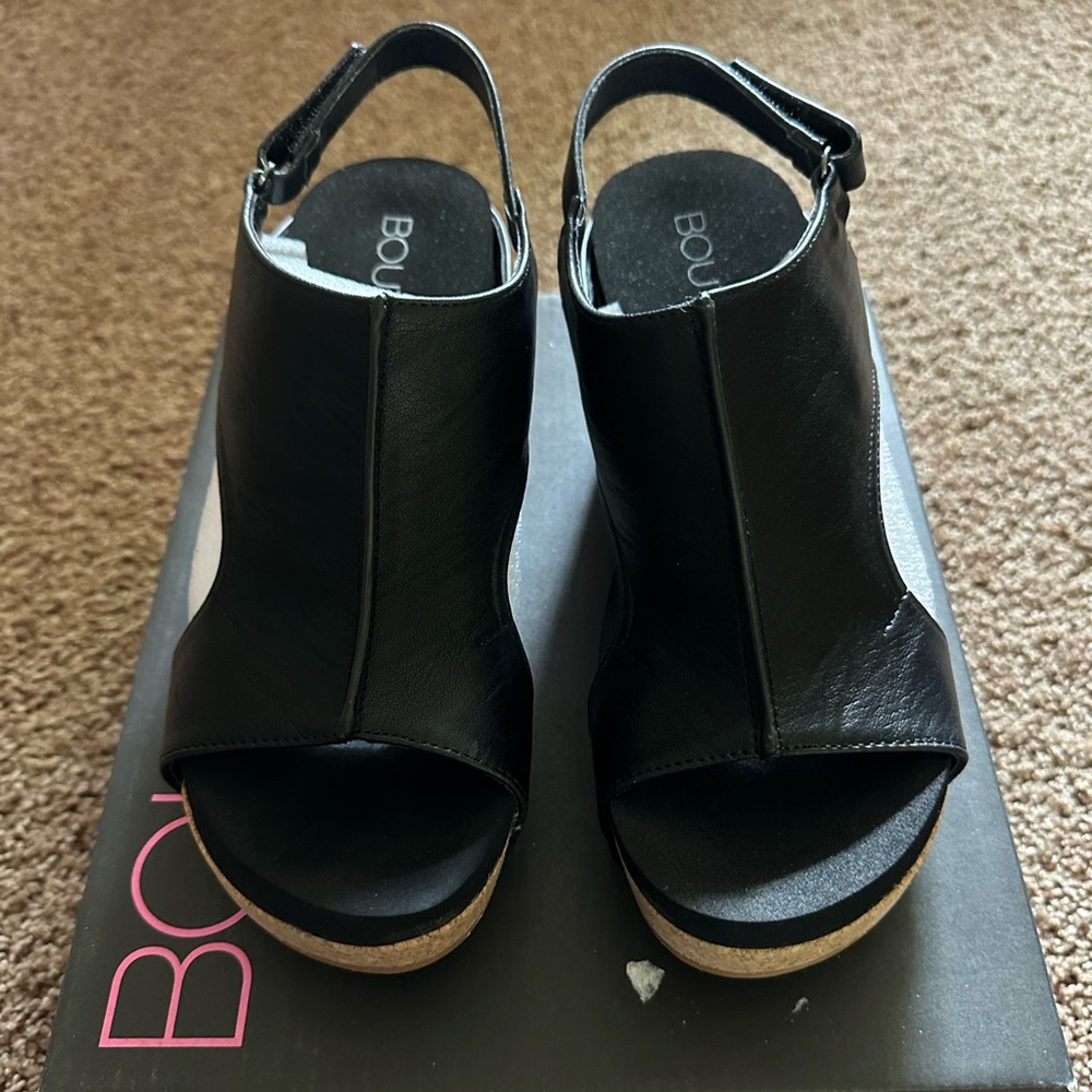 Corkys Boutique Carly Smooth Wedges NWT Size 8 Black